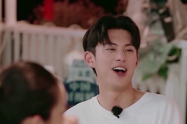 大厨|林大厨见他匆忙逃跑,连黄晓明都叫他不要吃东西,王鹤棣等不及了