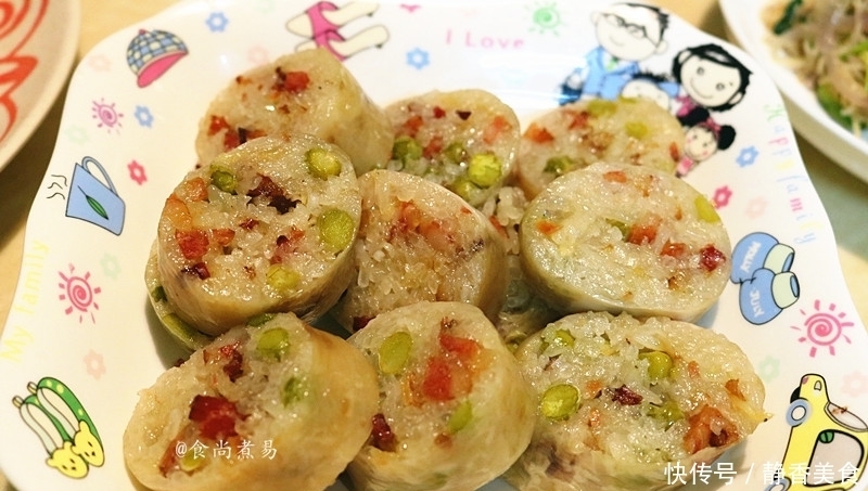 上桌|周末做了这顿午餐,三种口味猪大肠端上桌,米饭煲好后一粒未动