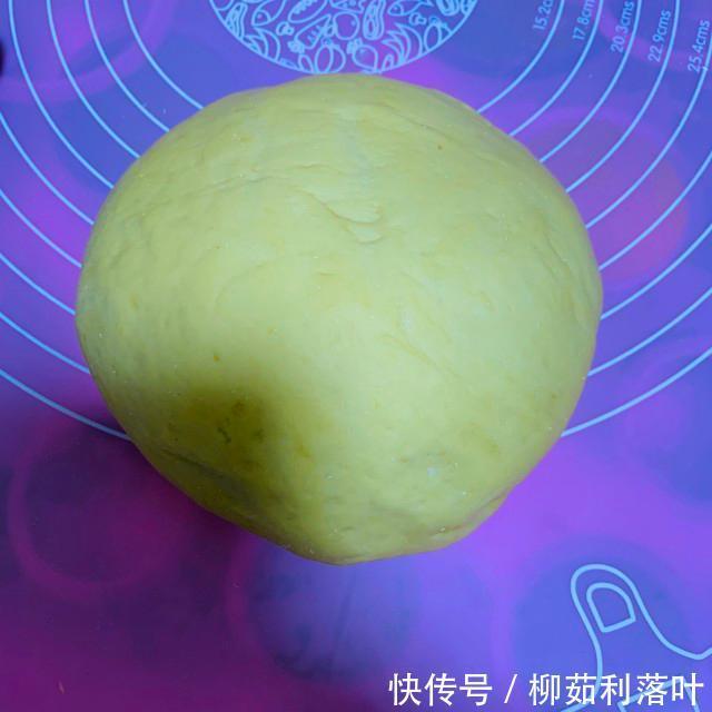 豆沙包|南瓜豆沙包,金黄色很是诱人