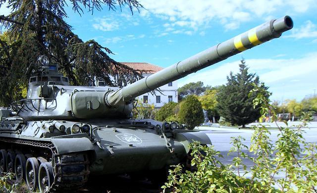 嘲笑|二战后法国坦克艰难的研发之路,宁可被嘲笑,也不放弃法式浪漫