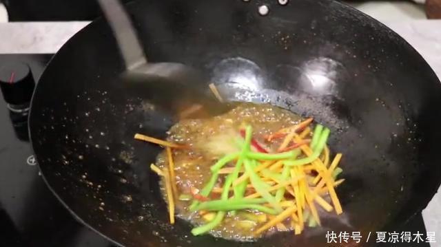 外酥|豆腐不要再炒着吃!加2个鸡蛋,外酥里嫩太香了,天天吃也不腻!