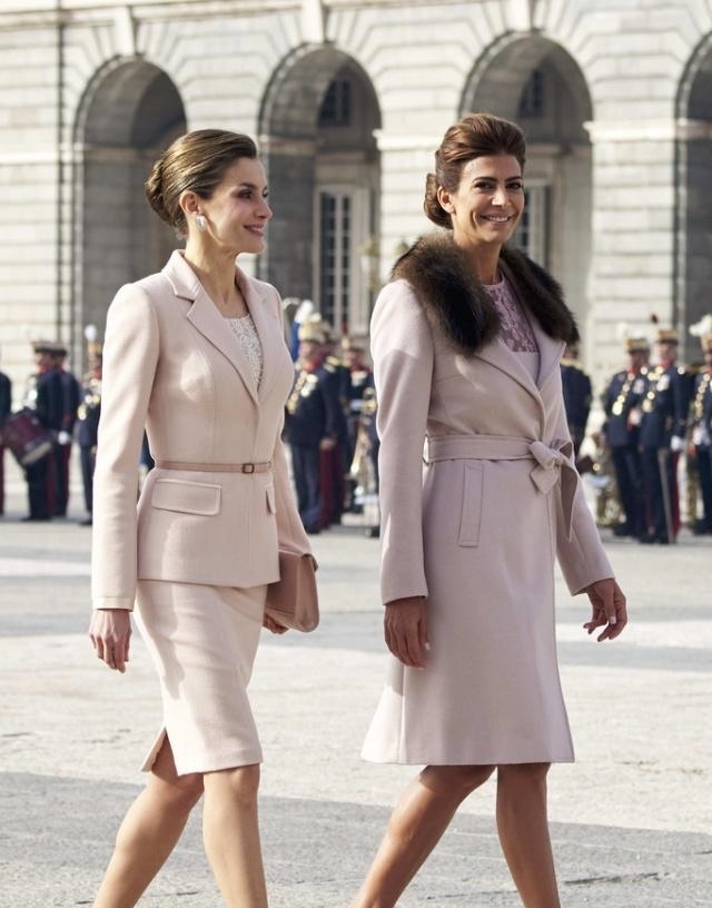 再嫁|西班牙王后9次同框阿根廷第一夫人:都是离异再嫁,一样会穿衣服