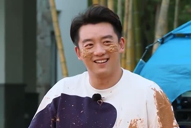 体面|跑男团集体在脸上涂泥,有谁注意看baby的脸女明星最后的体面