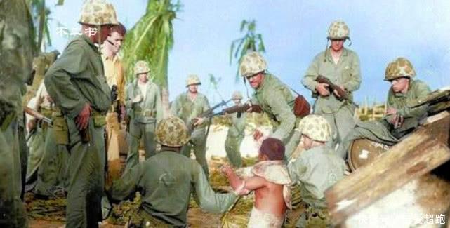 城破|二战上色老照片斯大林格勒战役中庆祝的苏军、柏林城破一片狼藉！