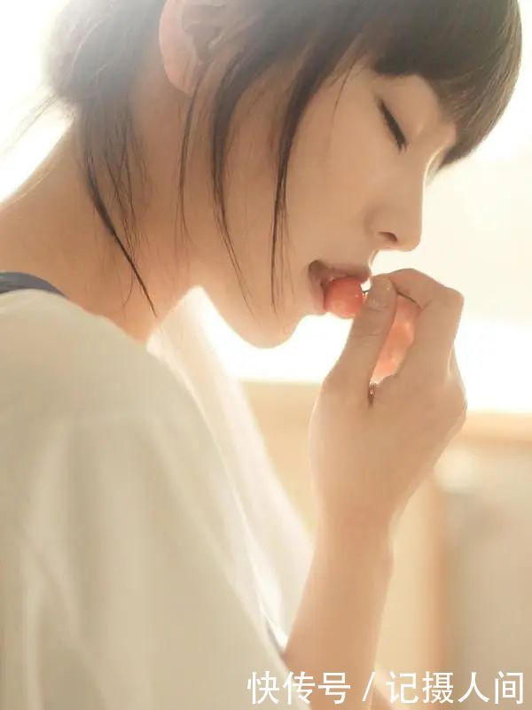 角度|女生拍照想要五官立体，试试这个角度，面部显瘦效果好