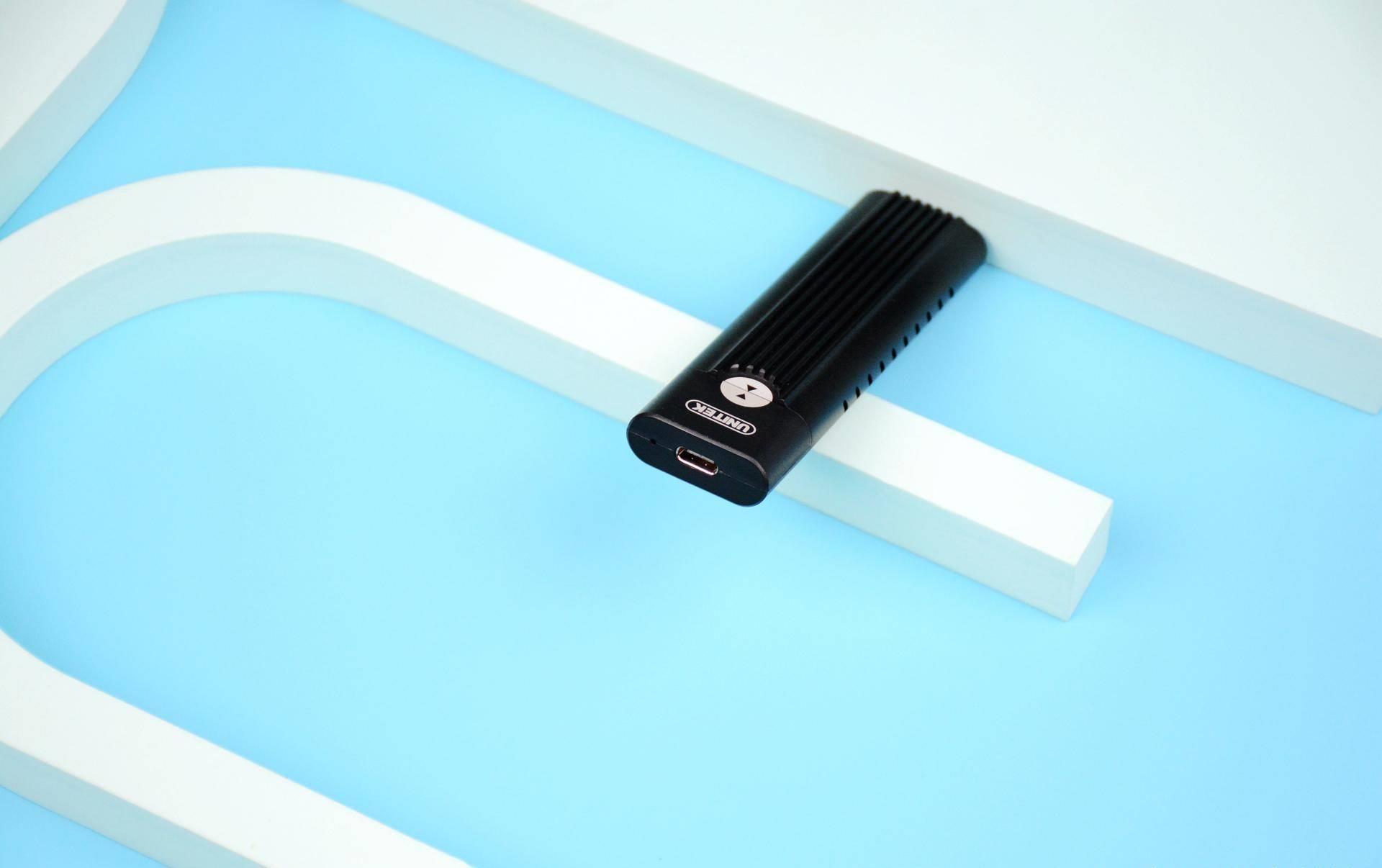 便携|废旧硬盘轻松打造为便携办公利器:优越者M.2高速移动硬盘盒评测