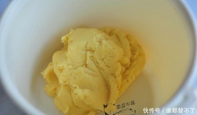 儿子|这饼奶香浓郁,又酥又掉渣,制作简单,成本又低,儿子太喜欢吃了