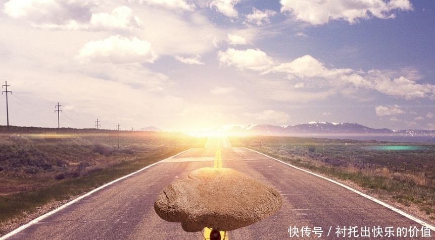 眼前|那一刻，我被眼前的一幕感动了，那个小男孩说坚持才是胜利！