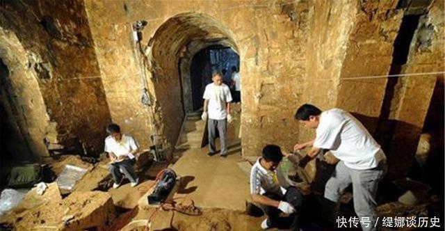 世人|关羽墓被打开, 考古专家发现此物, 百姓直呼 世人错拜他1800年