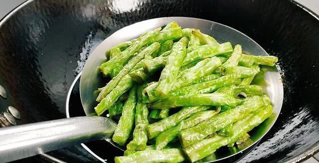 停不下来|炒豆角很多人做错了,大厨教你正确做法,好吃到停不下来