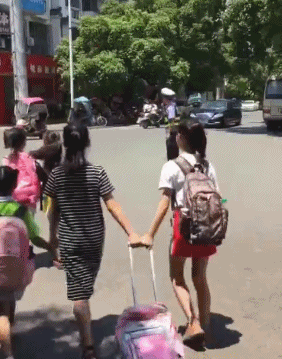 姑娘|搞笑GIF:这姑娘,你也太搞笑了!照的不错!