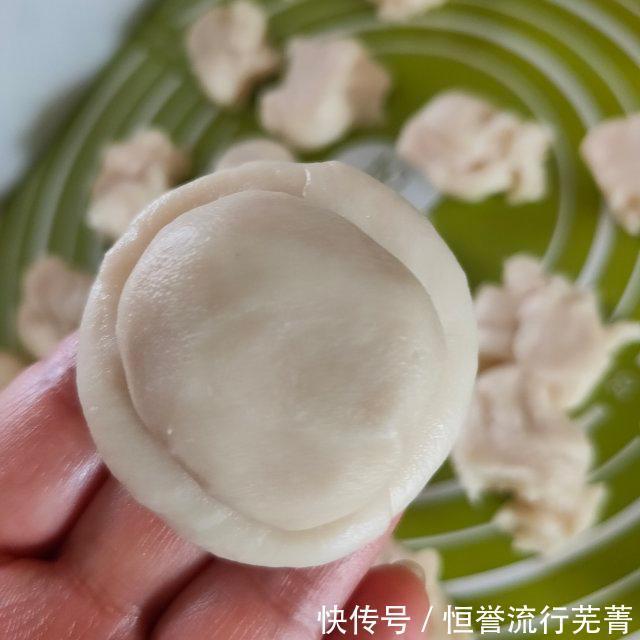 蛋黄|蛋黄酥,自己做的吃着更健康