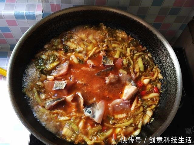 爷俩|宅家不能出门,给爷俩做了一道菜,上桌筷子打架,吃完还说不够