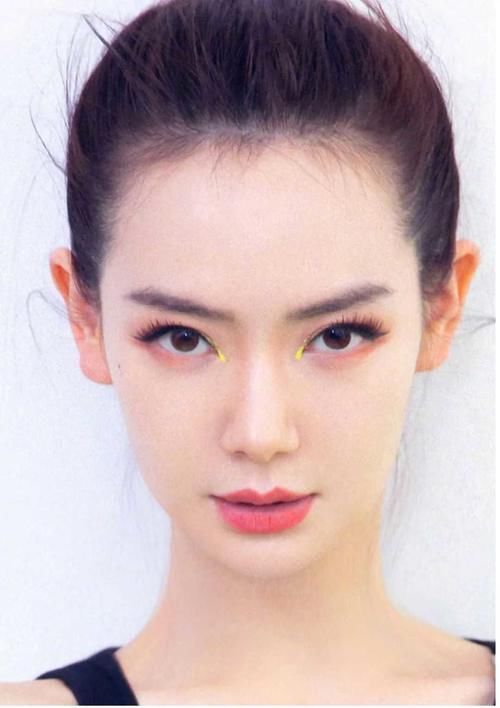  眼中|迷人计丨“美瞳本体”华晨宇，眼中有星空！