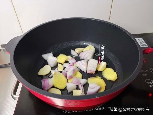 香味|天热下厨,午餐就炖这一道菜,粗粮鸡肉皆有,鲜香味美,开胃下饭