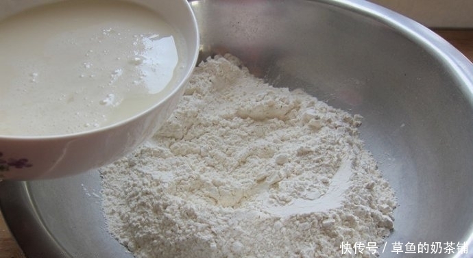 馒头又白|蒸馒头时,只加酵母是大错特错,加几滴“它”,比面包还暄软好吃