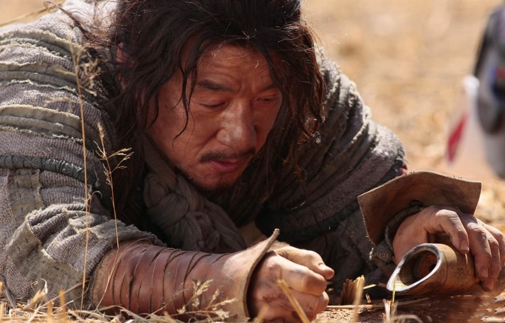  投降|杜甫写诗，把他吹上天，两年后他却投降叛国，奴颜婢膝令杜甫蒙羞