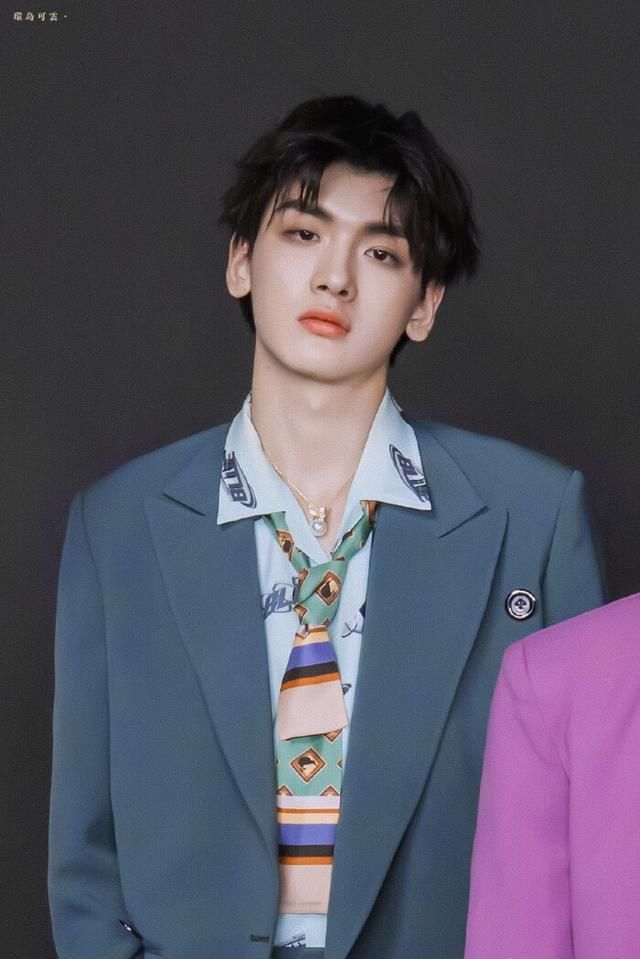  颜值|实力强劲的新兴男团R1SE，高颜值花美男让人眼前一亮