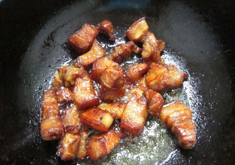  大厨|炒糖色，别直接炒糖！大厨：多做1步，颜色红亮，味道香甜不发苦