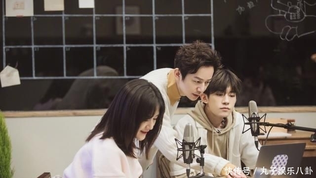 家族|吴昕在节目中下厨,虽然动作生疏,但是快乐家族其他人的反应却