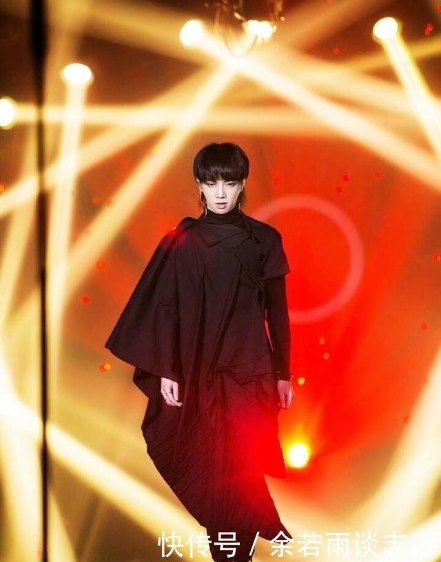 华晨|华语乐团新生代领军人华晨宇?不,是华语乐团领军唱作人华晨宇!