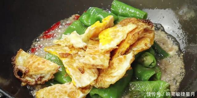 道菜|不想吃饭试试这道菜,做法简单,擀面杖一压,香辣开胃,比吃肉香