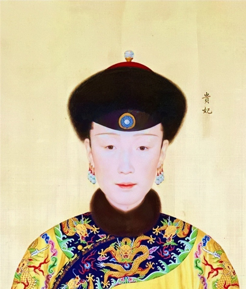 乾隆帝|乾隆和12个老婆的画像，图15比乾隆小47岁，图3是乾隆真实的相貌