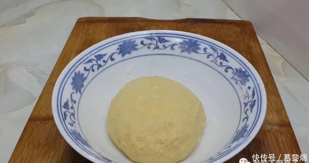 发面|家常小油条的做法,不发面不烫面,个个焦脆又香甜,真的太好吃了