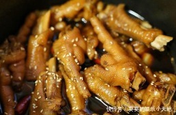  简单|懒人版卤鸡爪，一个电饭煲轻松搞定，味道堪比卤味店，简单零难度