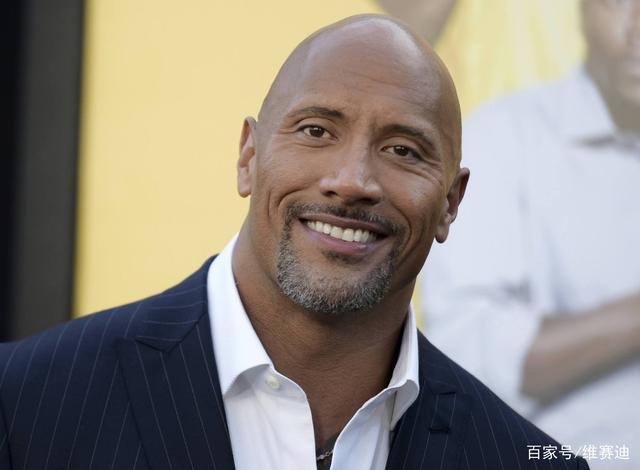 兄弟|为何这两个光头硬汉撕着撕着又变回兄弟了?说白了就是利益而已