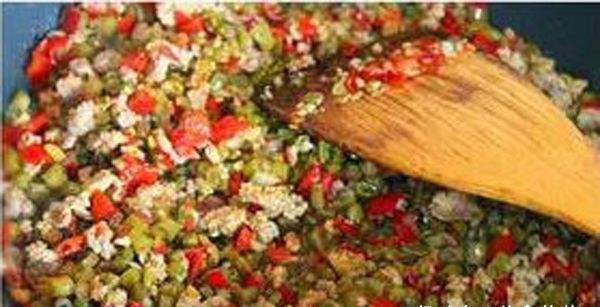 试试|油腻菜没胃口,想吃点酸辣开胃的,试试这道肉沫豆角