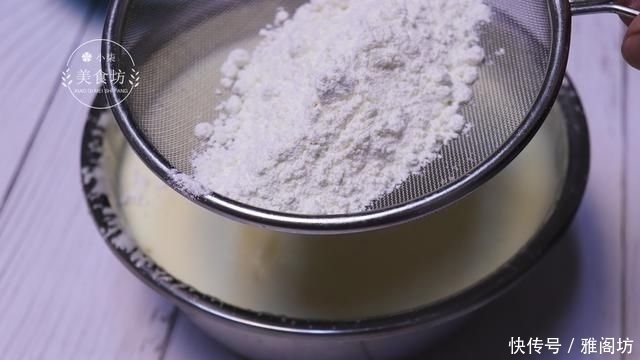  里加|面粉里加4个鸡蛋，不发面，手不粘面，不放一滴水，孩子抢着吃