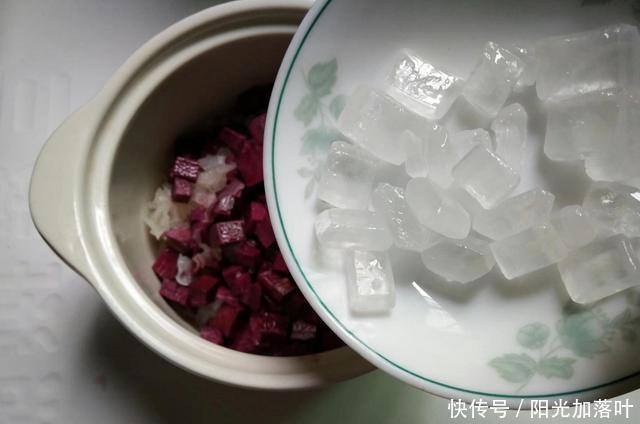 常喝|紫薯和“它”一起炖，女性常喝淡化斑点，脸色红润，不化妆也漂亮