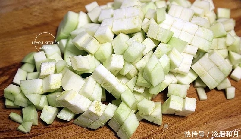 茄子|纯素馅大包子,比肉馅的汤汁丰富,吃着更香