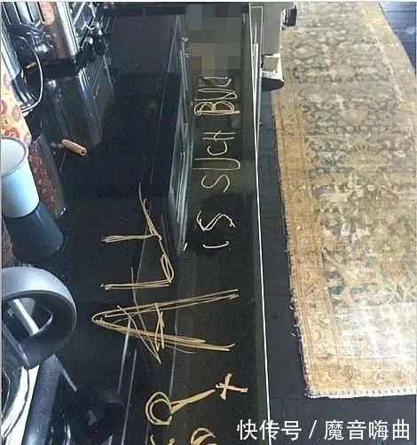  用头撞|庭审第三天：德普承认婚后出轨并对前妻使用暴力，海后曾帮他戒毒