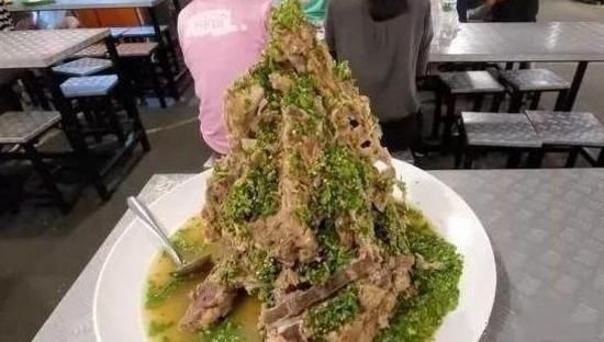 排骨|去泰国吃“火山排骨”,500元一份,本想大吃一顿,端上来被坑了