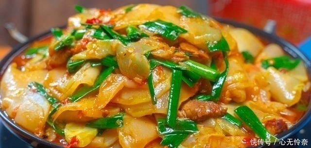 开胃|莴笋怎么炒才好吃?大厨教你1招,开胃又下饭,每次都多吃两碗饭