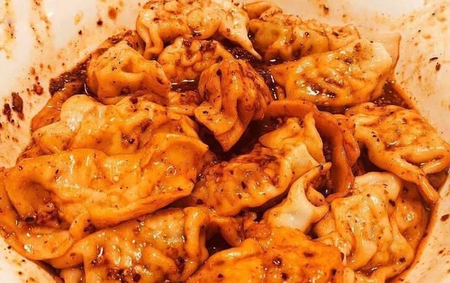 冰淇淋|美味不用等,香肠、蛋黄酥、半芝士布丁烧、抄手、草莓芝士蛋糕