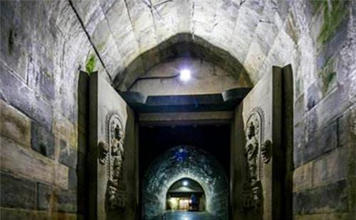  年前|12年前，山西龙泉寺挖出黄金棺材，1根线难倒专家，至今都没打开