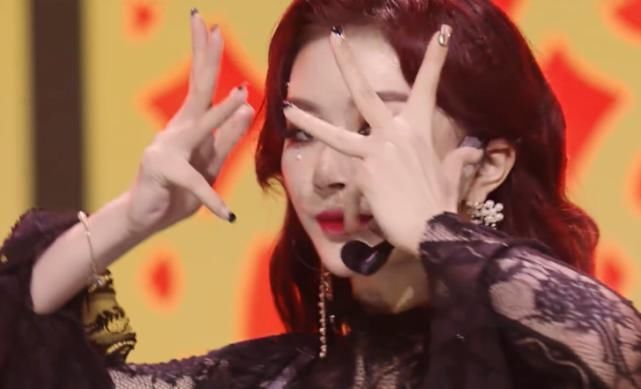 ending|同做ending动作,看看训练生再看看Lisa,才知道学员跟导师的区别