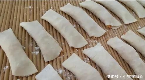 早餐|面粉不要再做馒头了,教你新吃法,晶莹剔透有营养,看着就想吃