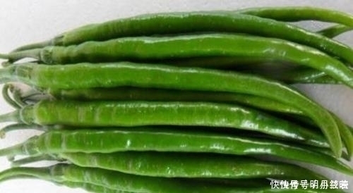 上桌|婆婆教我腌“神仙辣椒”,上桌比肉抢手,腌一盆都不够吃三天