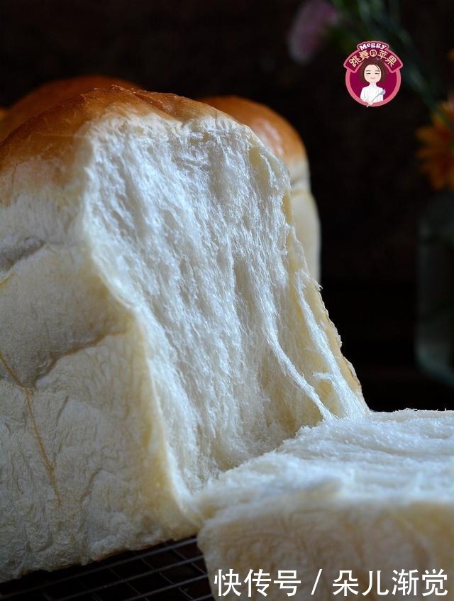 吐司|做两个超柔软的吐司,低糖少油,手撕切片都特棒,方子值得收藏