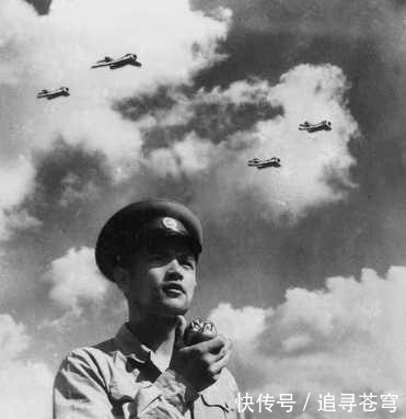  抬出|1990年为了获得先机战机苏27, 这位空军大校将17名苏联将军喝的抬出宴会厅