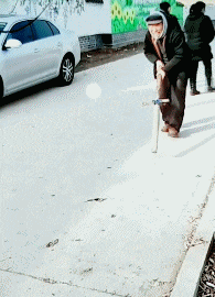  GIF|搞笑GIF：你这脚有毒吧！