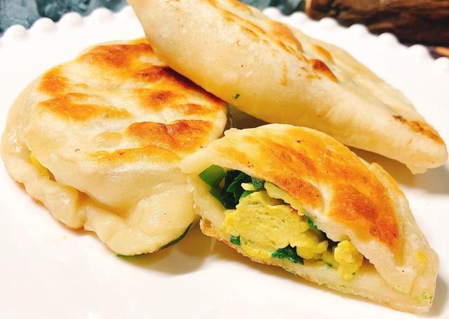 关键|做韭菜盒子,和面方法是关键,这样做,饼皮特别柔软,凉了也不硬