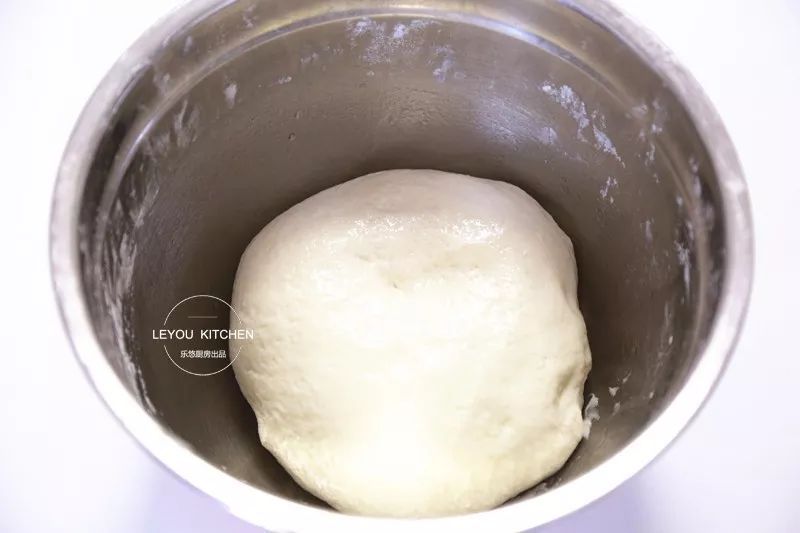  静置|在家做馅饼，和面很重要，照着做馅饼皮薄馅大，放凉了也软软的