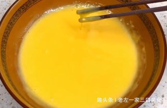 比买|没烤箱,没打蛋器,没秤,详细解说水蒸蛋糕做法,比买的还好吃!