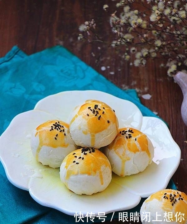  幸福|蛋黄酥，一口都是幸福！