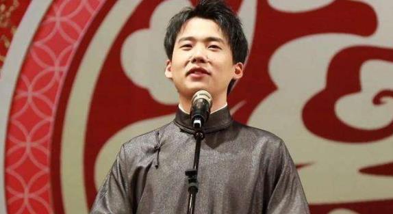  斗笑|德云斗笑社强势开播，穿衣选座家宴看点满满，谁是下一个德云一哥